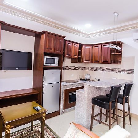 Residence Hoteliere Le Jomonia Либревиль Экстерьер фото