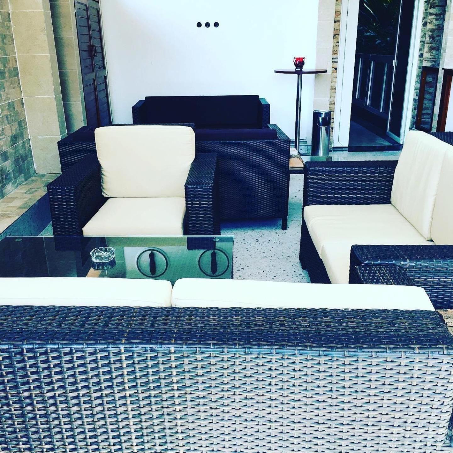 Residence Hoteliere Le Jomonia Либревиль Экстерьер фото