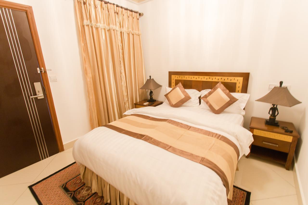 Residence Hoteliere Le Jomonia Либревиль Экстерьер фото
