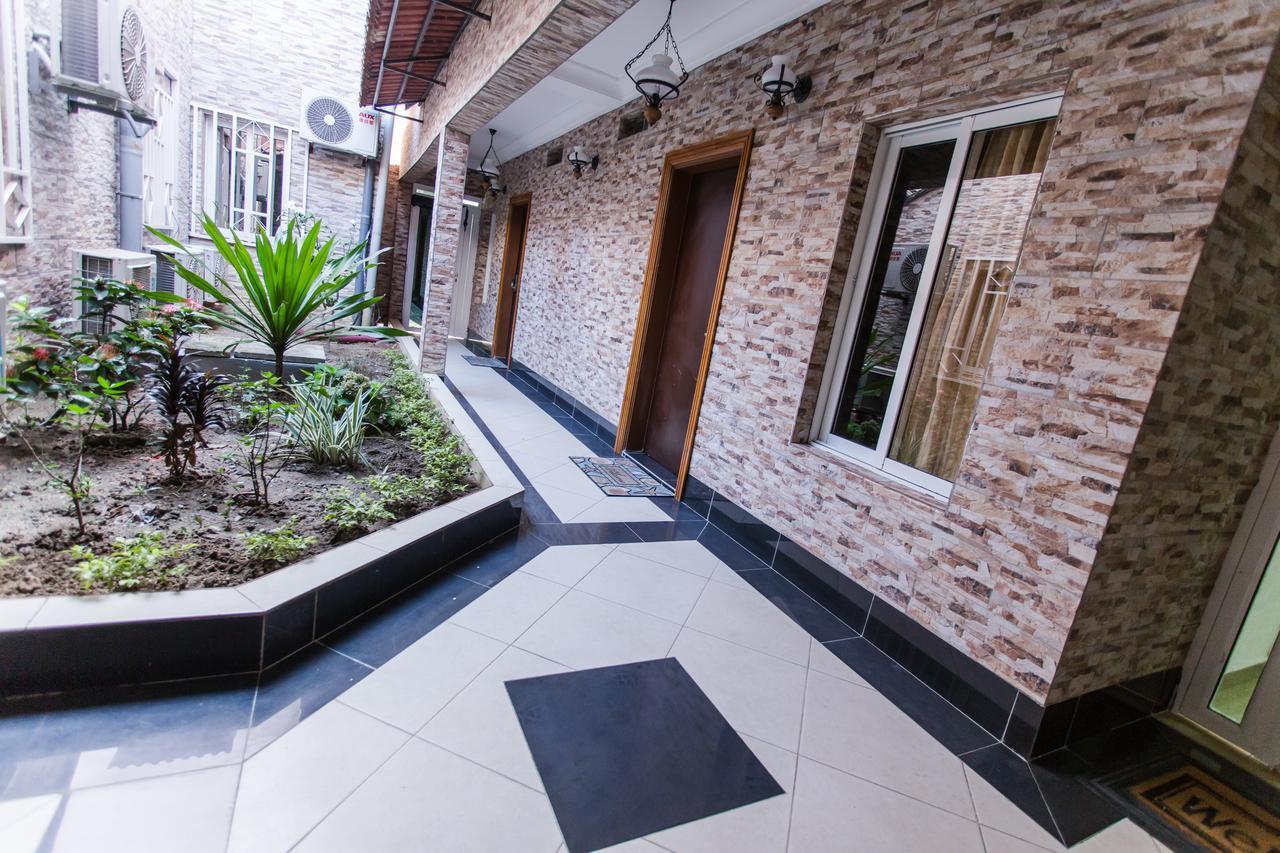 Residence Hoteliere Le Jomonia Либревиль Экстерьер фото