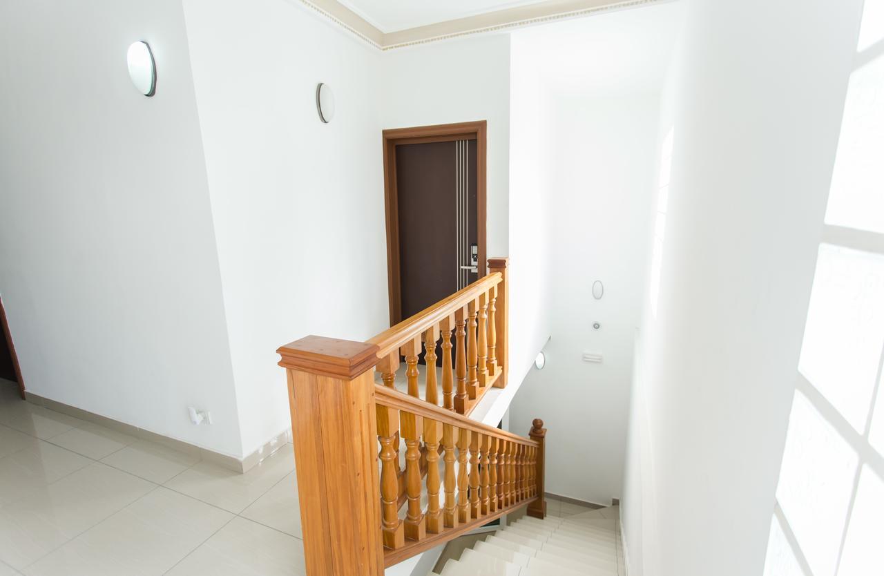 Residence Hoteliere Le Jomonia Либревиль Экстерьер фото