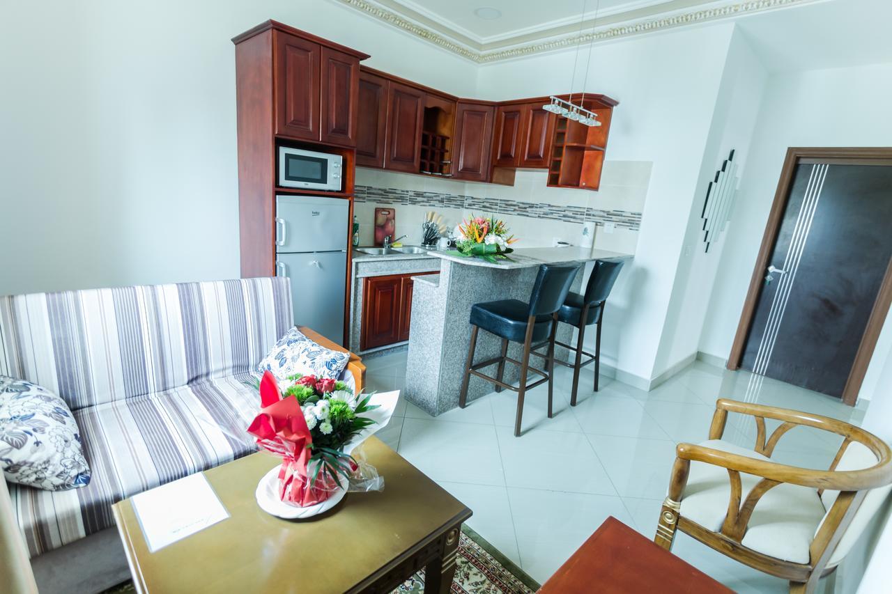 Residence Hoteliere Le Jomonia Либревиль Экстерьер фото