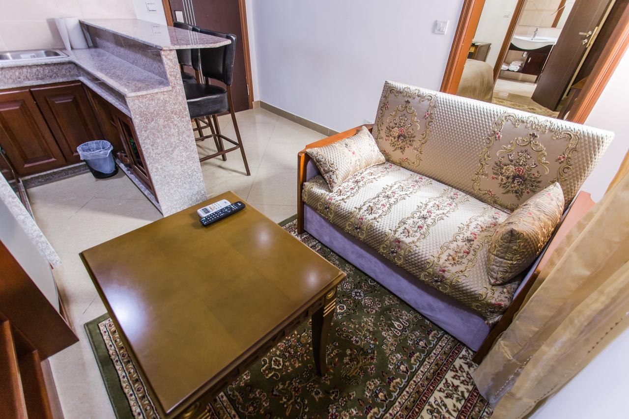 Residence Hoteliere Le Jomonia Либревиль Экстерьер фото