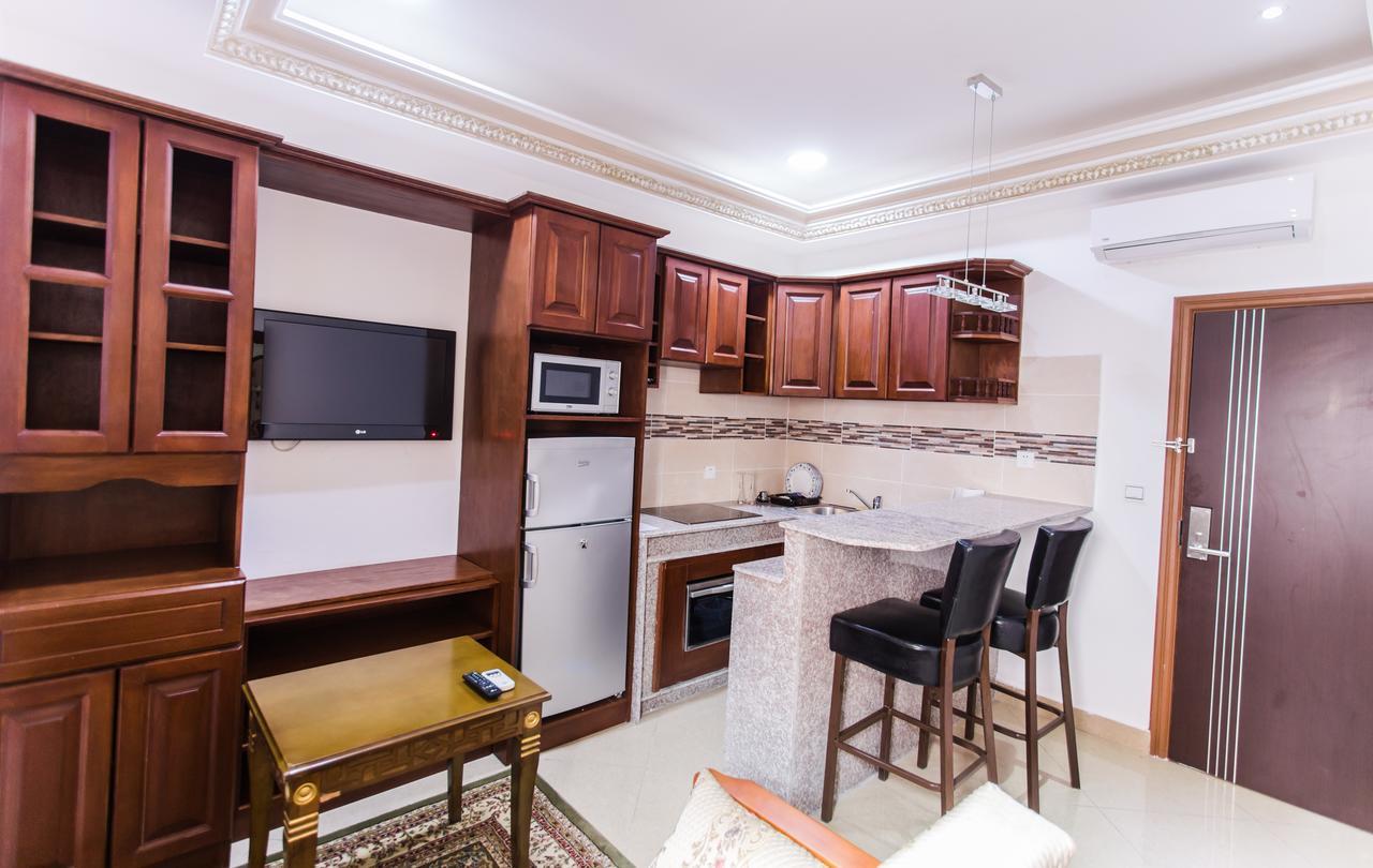 Residence Hoteliere Le Jomonia Либревиль Экстерьер фото