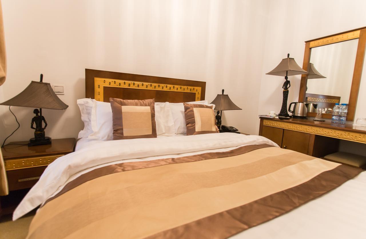 Residence Hoteliere Le Jomonia Либревиль Экстерьер фото