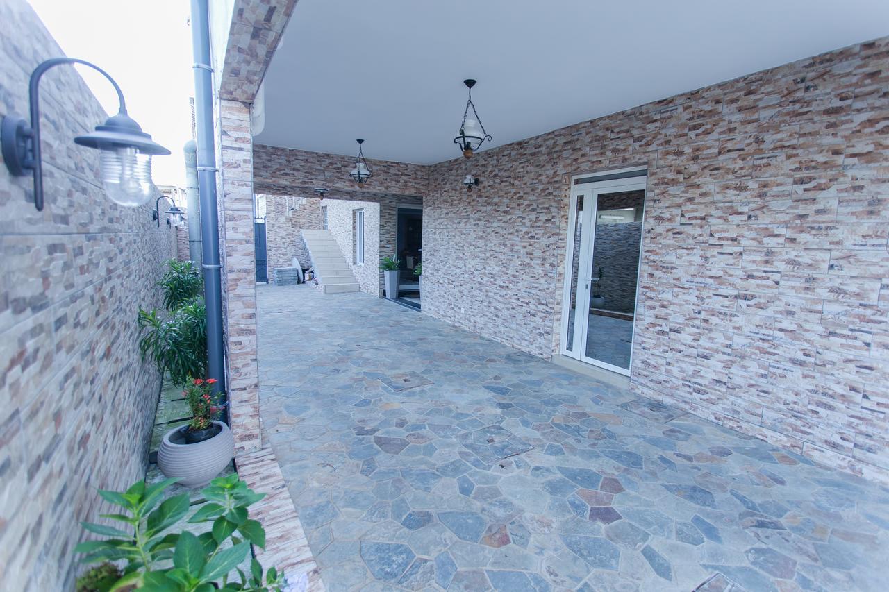Residence Hoteliere Le Jomonia Либревиль Экстерьер фото