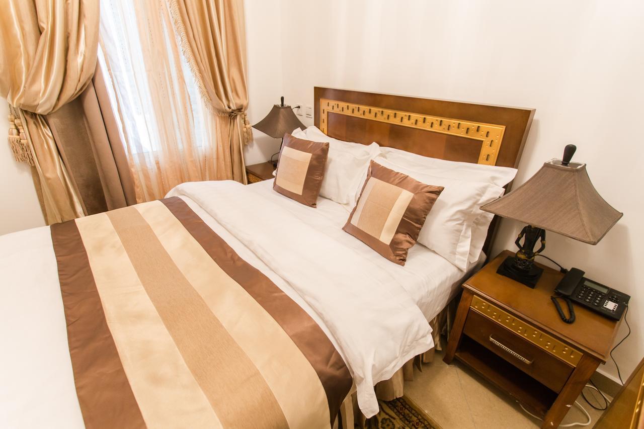 Residence Hoteliere Le Jomonia Либревиль Экстерьер фото