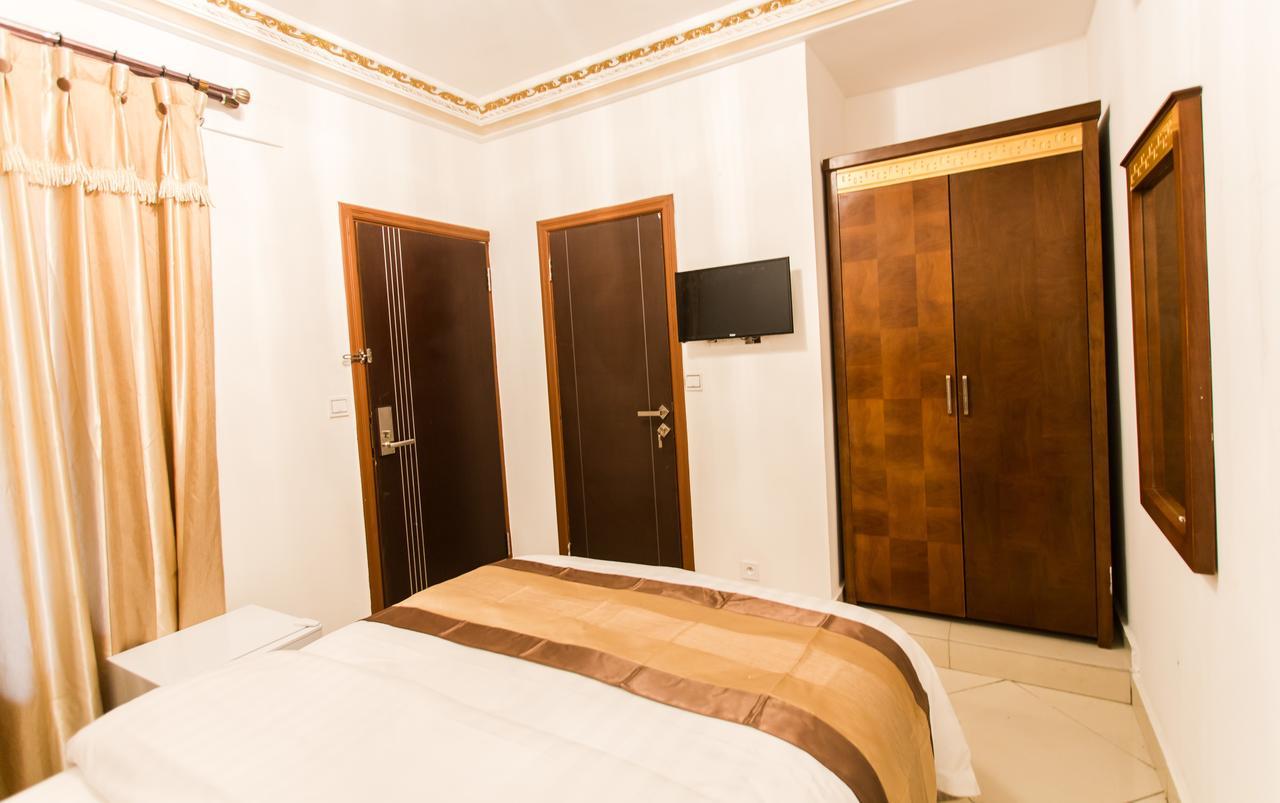 Residence Hoteliere Le Jomonia Либревиль Экстерьер фото