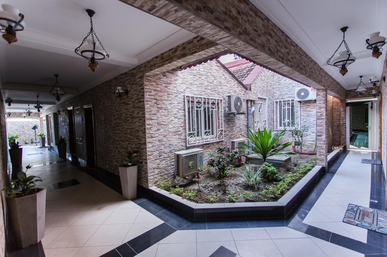 Residence Hoteliere Le Jomonia Либревиль Экстерьер фото